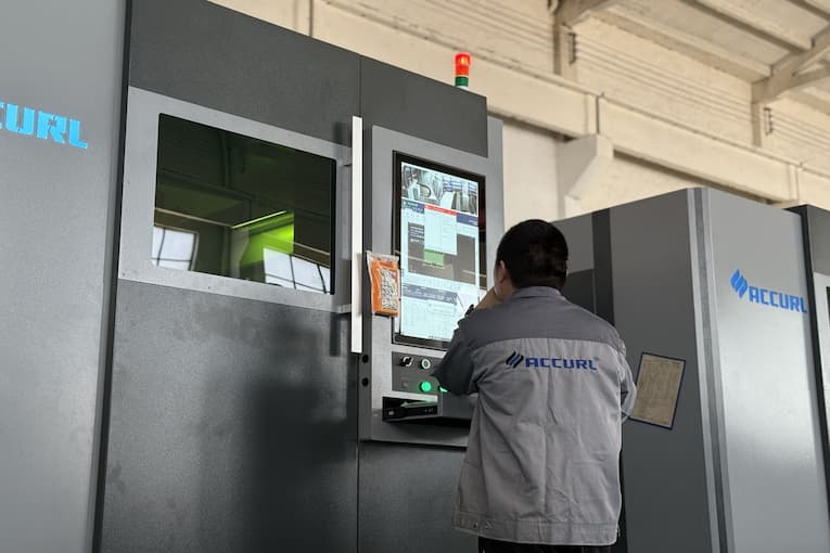 Da Accurl, scopri un servizio eccellente e tecnologie all'avanguardia. La soddisfazione del cliente è al centro di tutto il nostro lavoro.