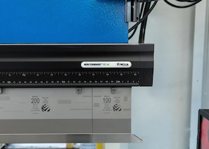 La cerimonia inaugurale della produzione annuale di 400 macchine piegatrici per presse piegatrici servo elettriche pure
